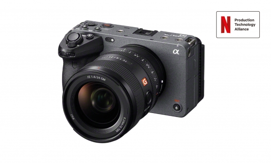 ILME-FX3,轻便小巧的电影院线全幅摄像机，具有快速混合和实时眼控 AF、4K (QFHD) 高帧速率 120fps，15+ 停止动态范围和 S-Cinetone™ 色彩学。