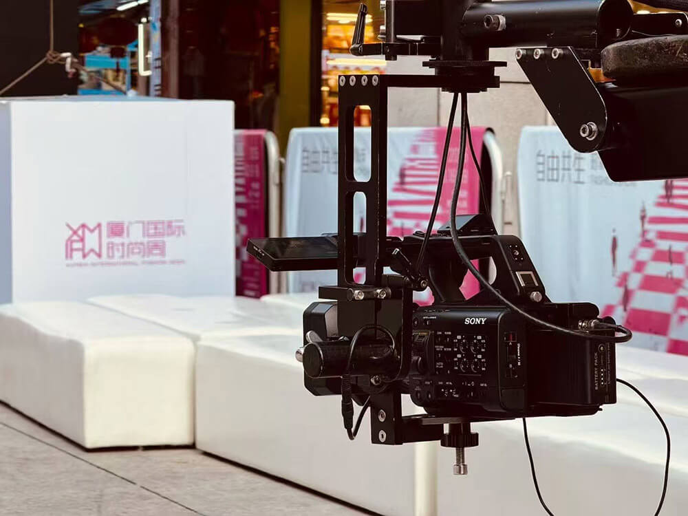 【PXW-Z380安装于摇臂之上】