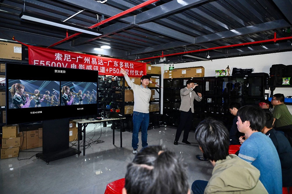 索尼家用投影P7