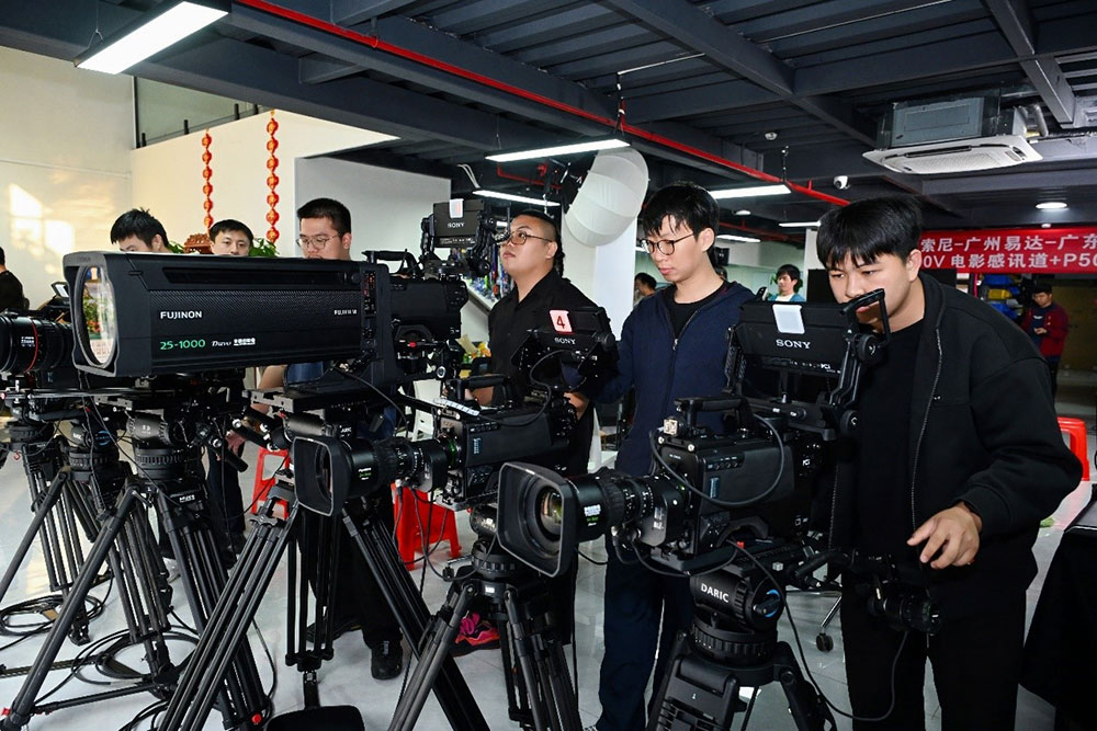 索尼家用投影P7