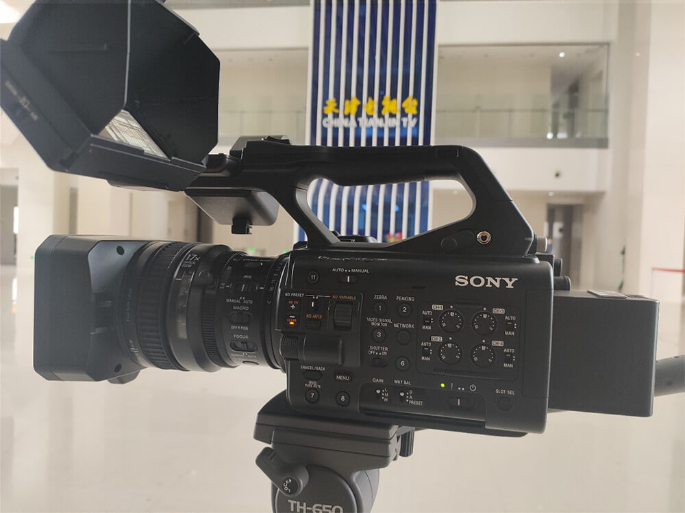 索尼家用投影P7