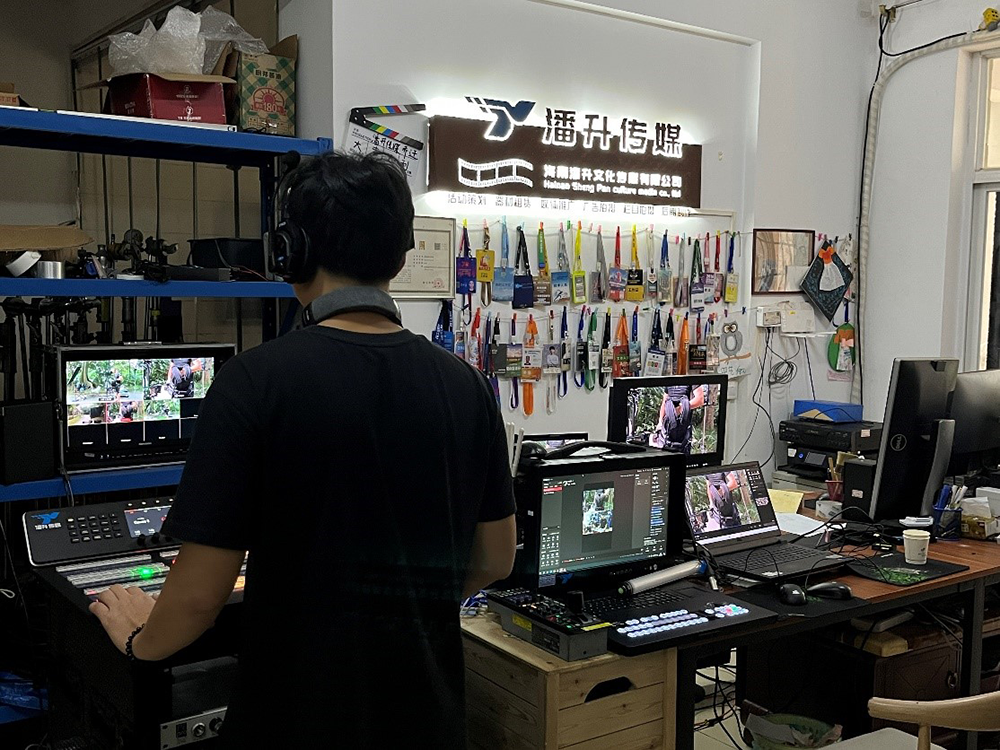 索尼家用投影P7