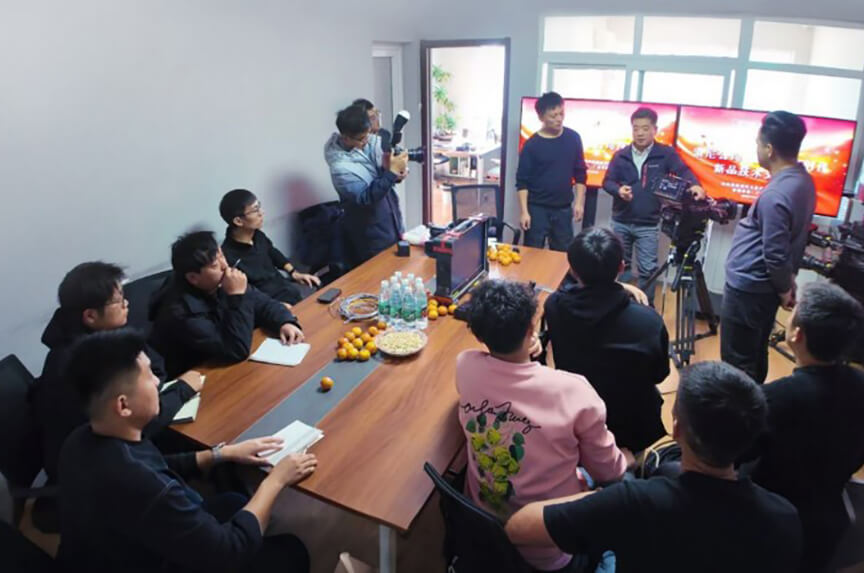 索尼家用投影P7