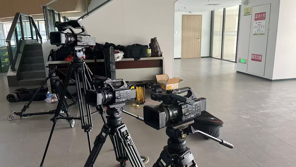 索尼家用投影P7