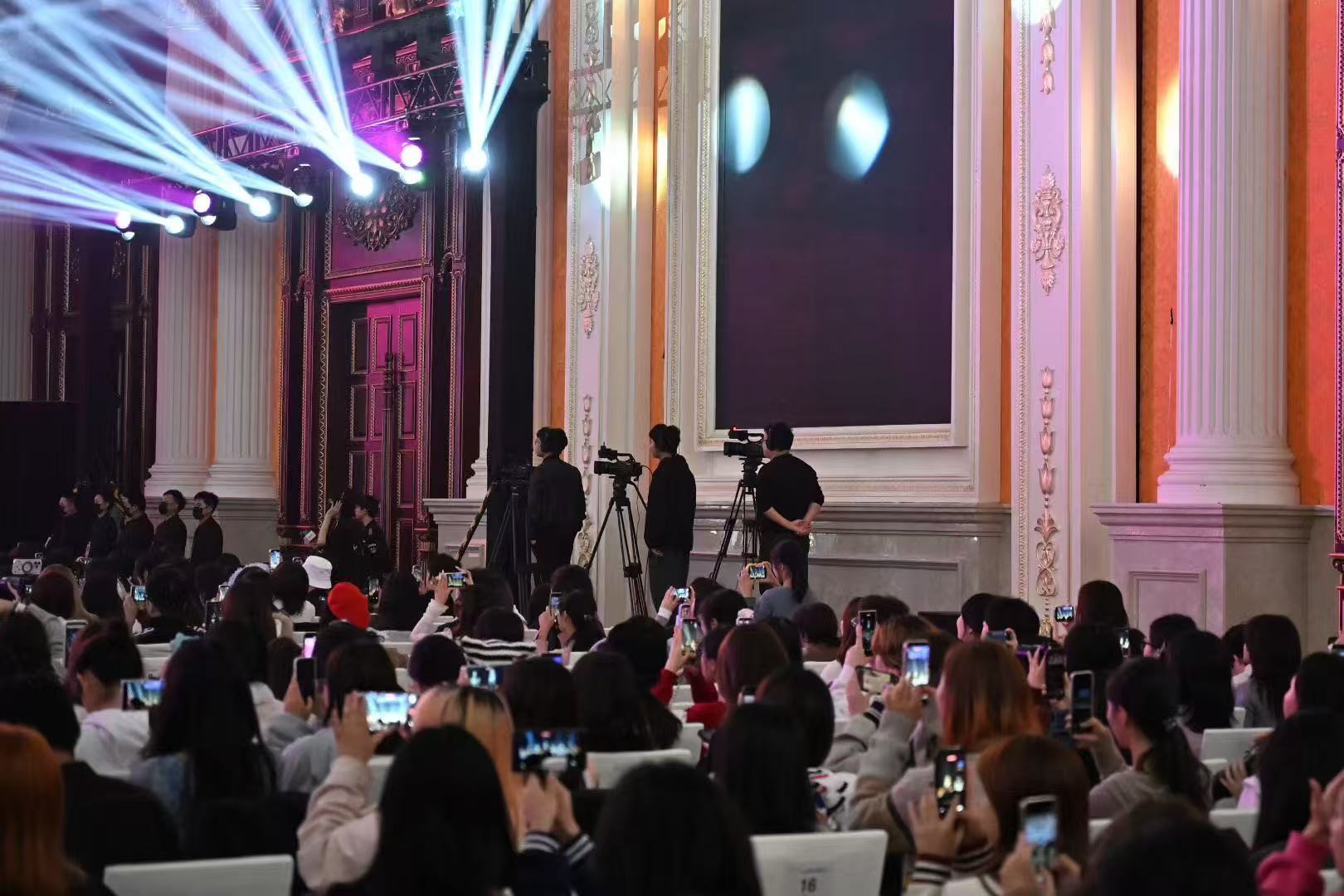 索尼家用投影P7