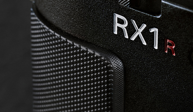 索尼黑卡全画幅旗舰RX1R III