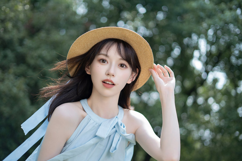SEL50F18F的F1.8大光圈可以营造浅景深的背景虚化效果
